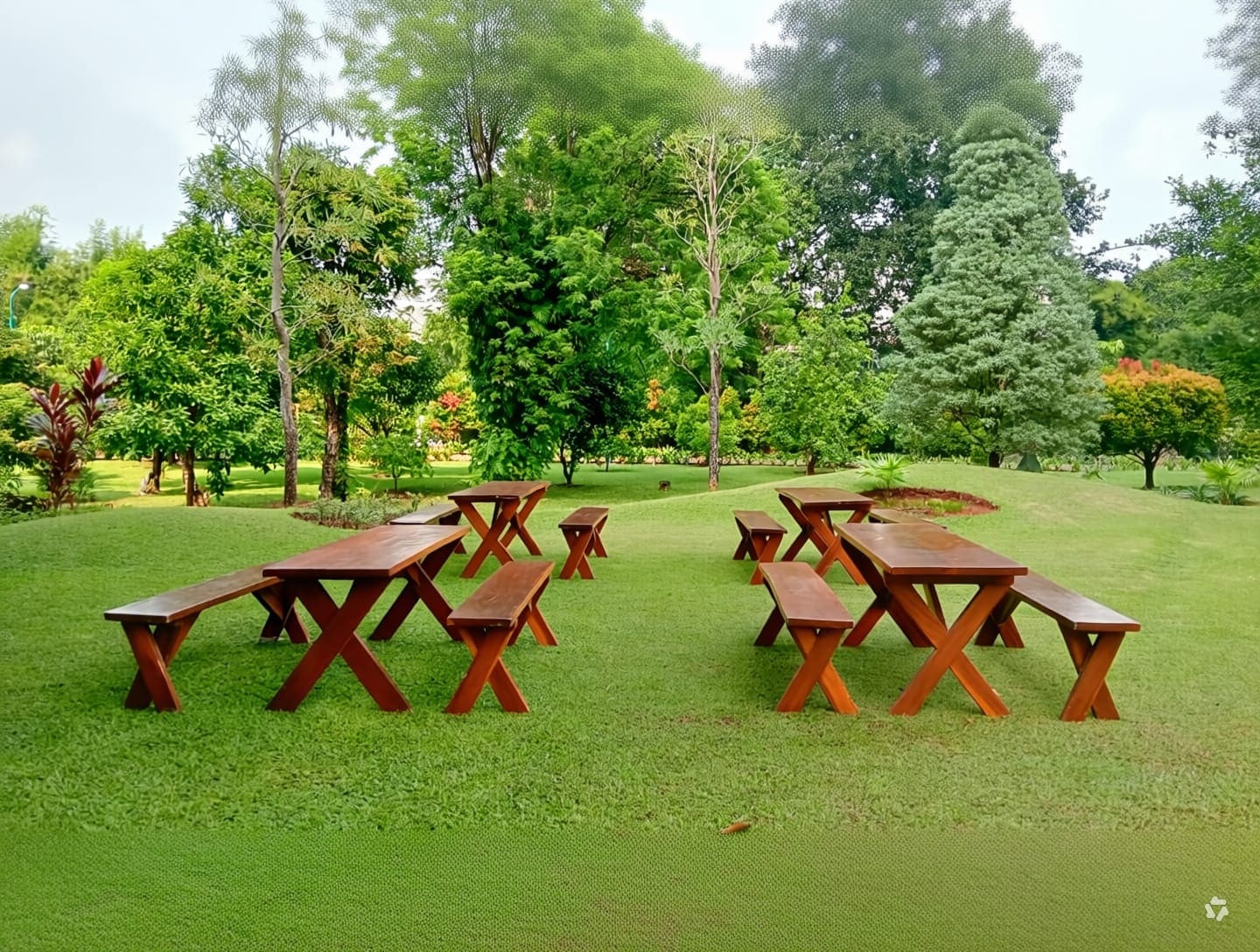 Sewa Meja Taman Jakarta